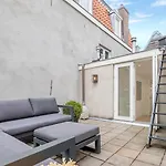 Elegant & Unique Canal House In Famous Canal Area فيلة