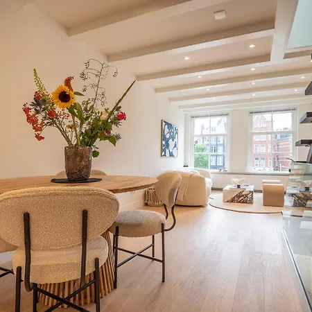 וילה Elegant & Unique Canal House In Famous Canal Area