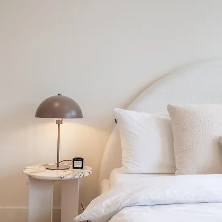 Elegant & Unique Canal House In Famous Canal Area אמסטרדם