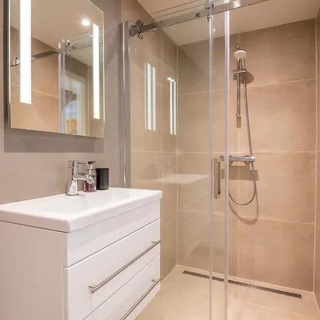 וילה Elegant & Unique Canal House In Famous Canal Area