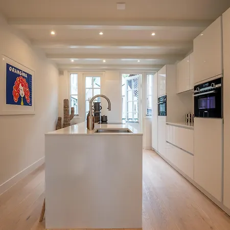 Elegant & Unique Canal House In Famous Canal Area *