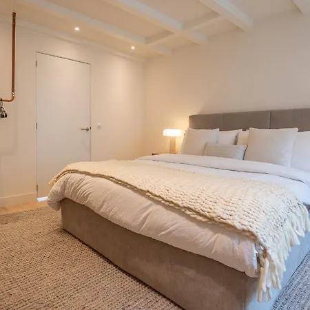 Elegant & Unique Canal House In Famous Canal Area