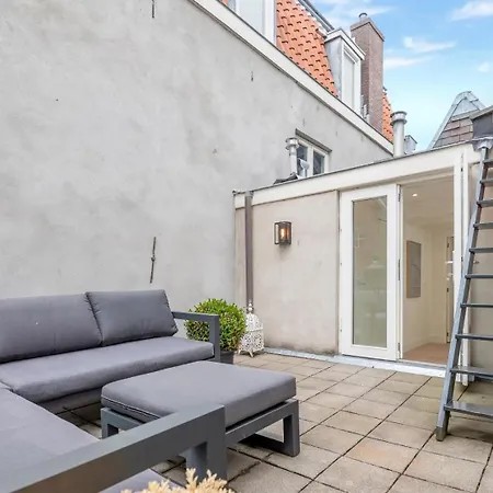 Elegant & Unique Canal House In Famous Canal Area Villa