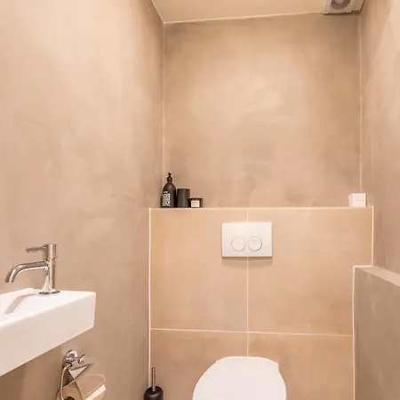 Elegant & Unique Canal House In Famous Canal Area