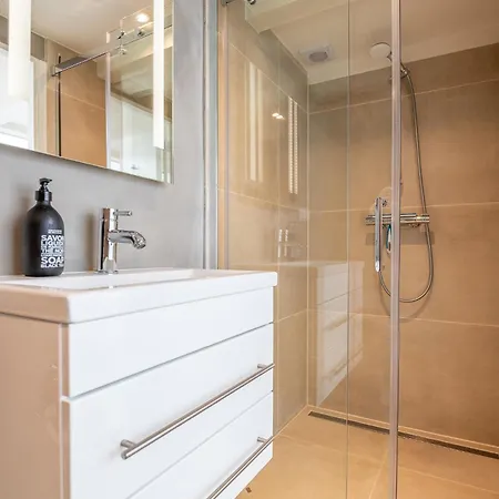 Elegant & Unique Canal House In Famous Canal Area *